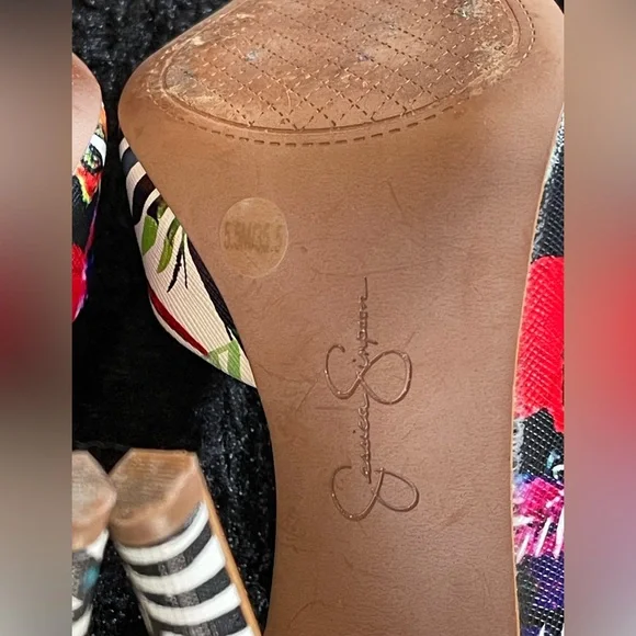 Jessica Simpson Claudette Colorful Tropical Print Women's Heels. Size 5.5 - Picture 6 of 6